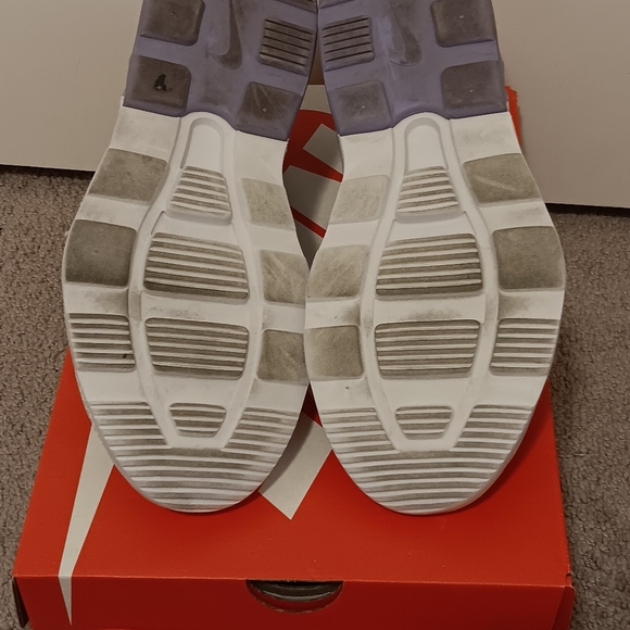 Womens Nike air max motion 2 running shoes in white red and lavender 11.5 - Picture 9 of 9